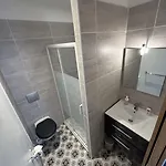 Authentic by Balladins, Hôtel Le Carré d'Aix 2*