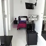 Hotel Authentic by Balladins, Hôtel Le Carré d'Aix