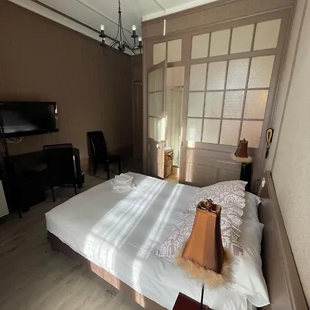 Hotel Le Carré D'aix 2*