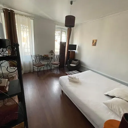 Authentic By Balladins, Le Carré D'aix