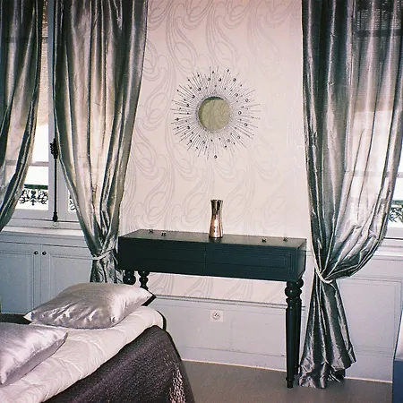 Hotel Authentic By Balladins, Le Carré D'aix 2*
