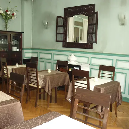 Authentic by Balladins, Hôtel Le Carré d'Aix 2*