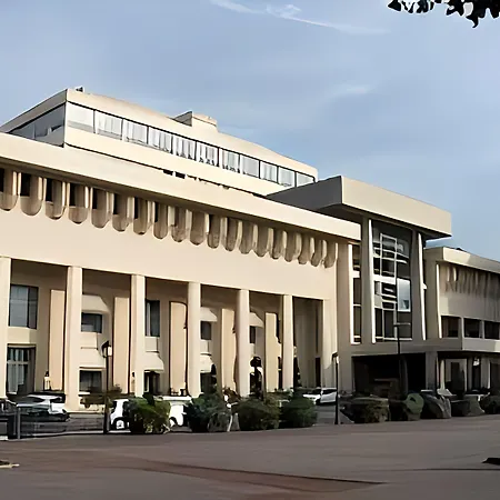 Authentic by Balladins, Hôtel Le Carré d'Aix